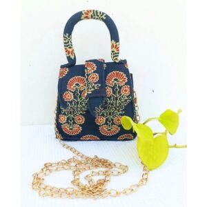 TASHA SLING BAG
